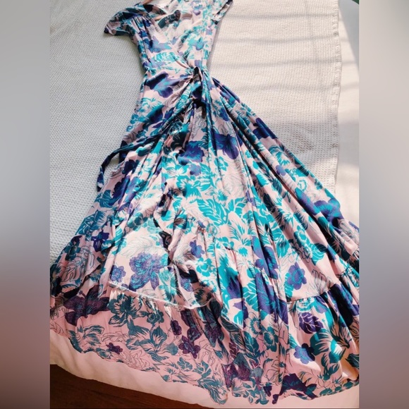 Anthropologie Wrap Maxi Dress, By XIX PALMS, Hawaii, Size S, Blue Floral - Picture 9 of 10